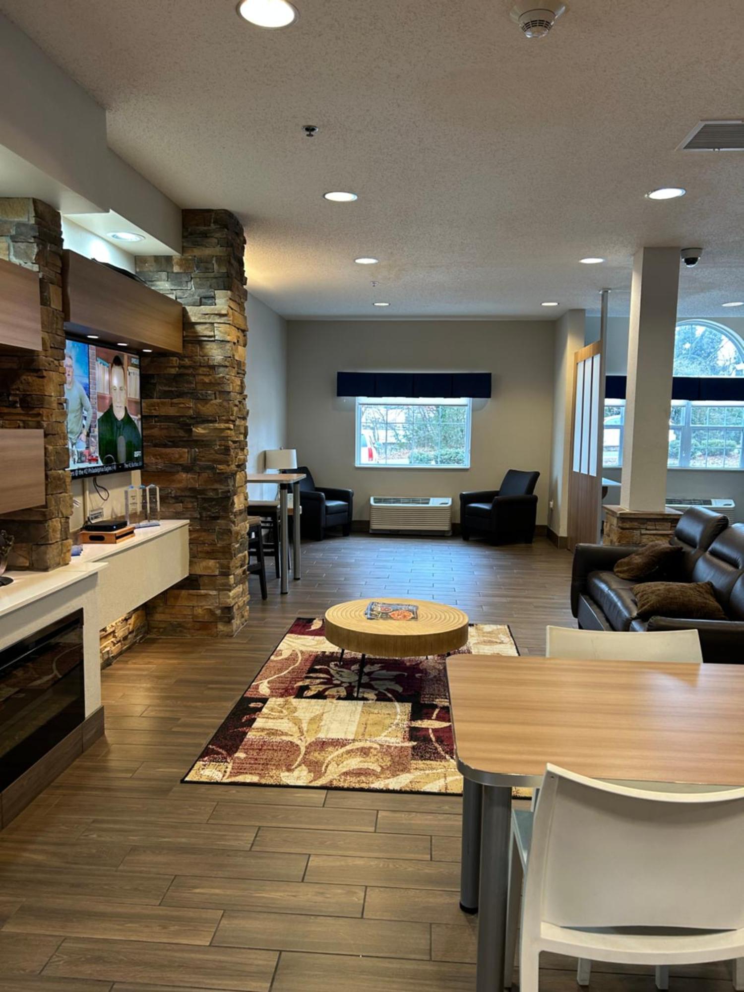 לינצ'בורג Microtel Inn & Suites By Wyndham מראה חיצוני תמונה