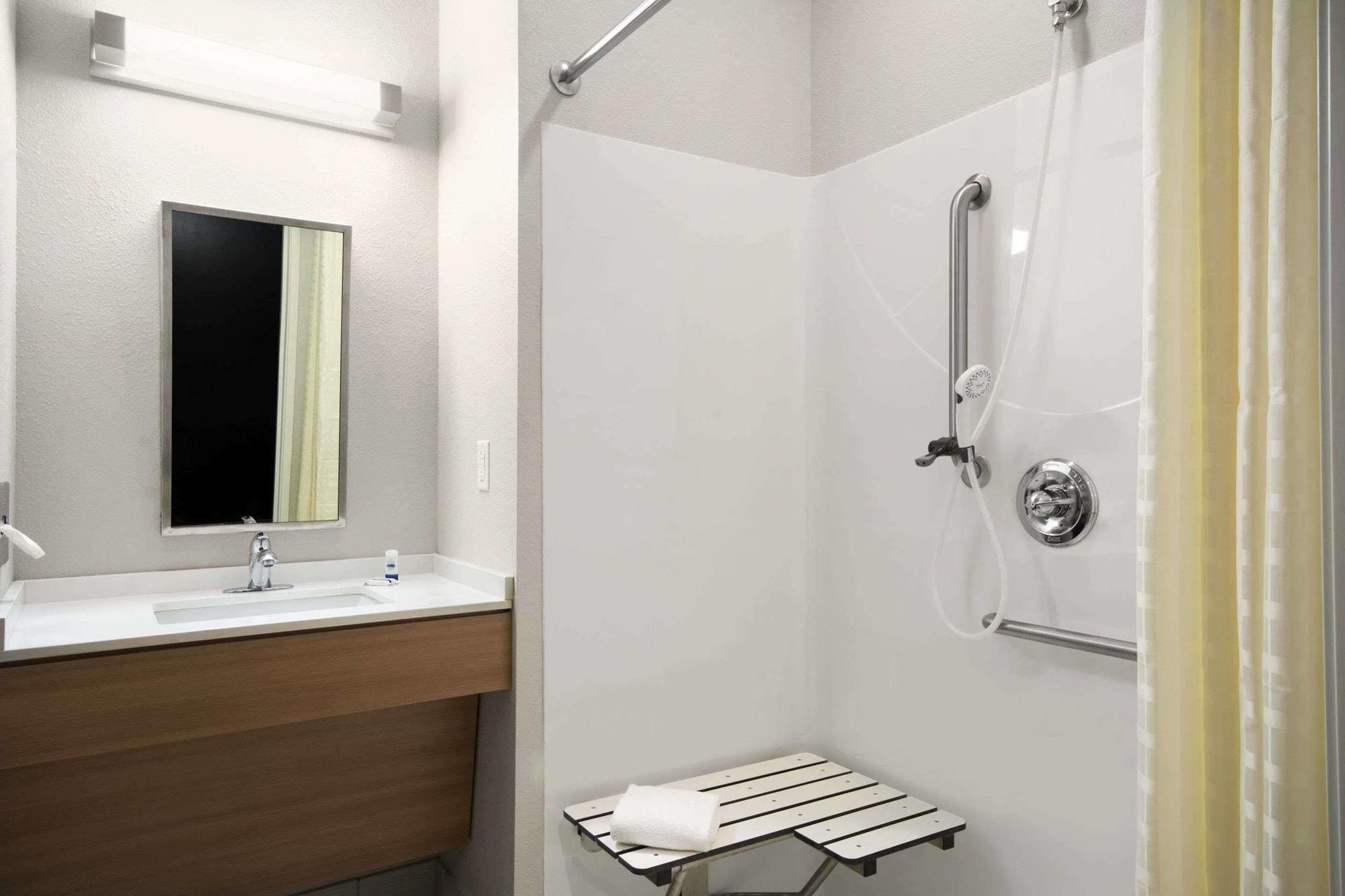לינצ'בורג Microtel Inn & Suites By Wyndham מראה חיצוני תמונה