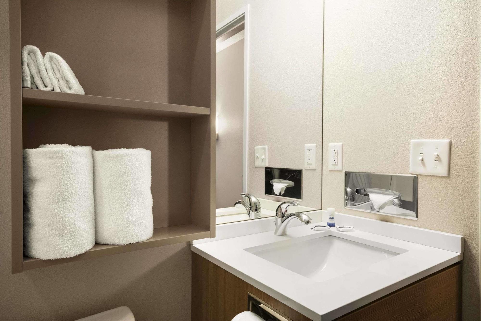 לינצ'בורג Microtel Inn & Suites By Wyndham מראה חיצוני תמונה